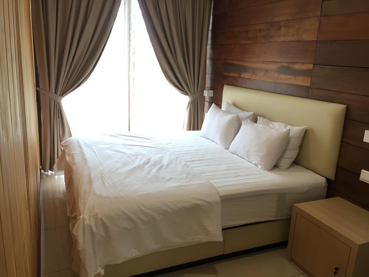 Kluang Container Swimming Pool Hotel Екстер'єр фото