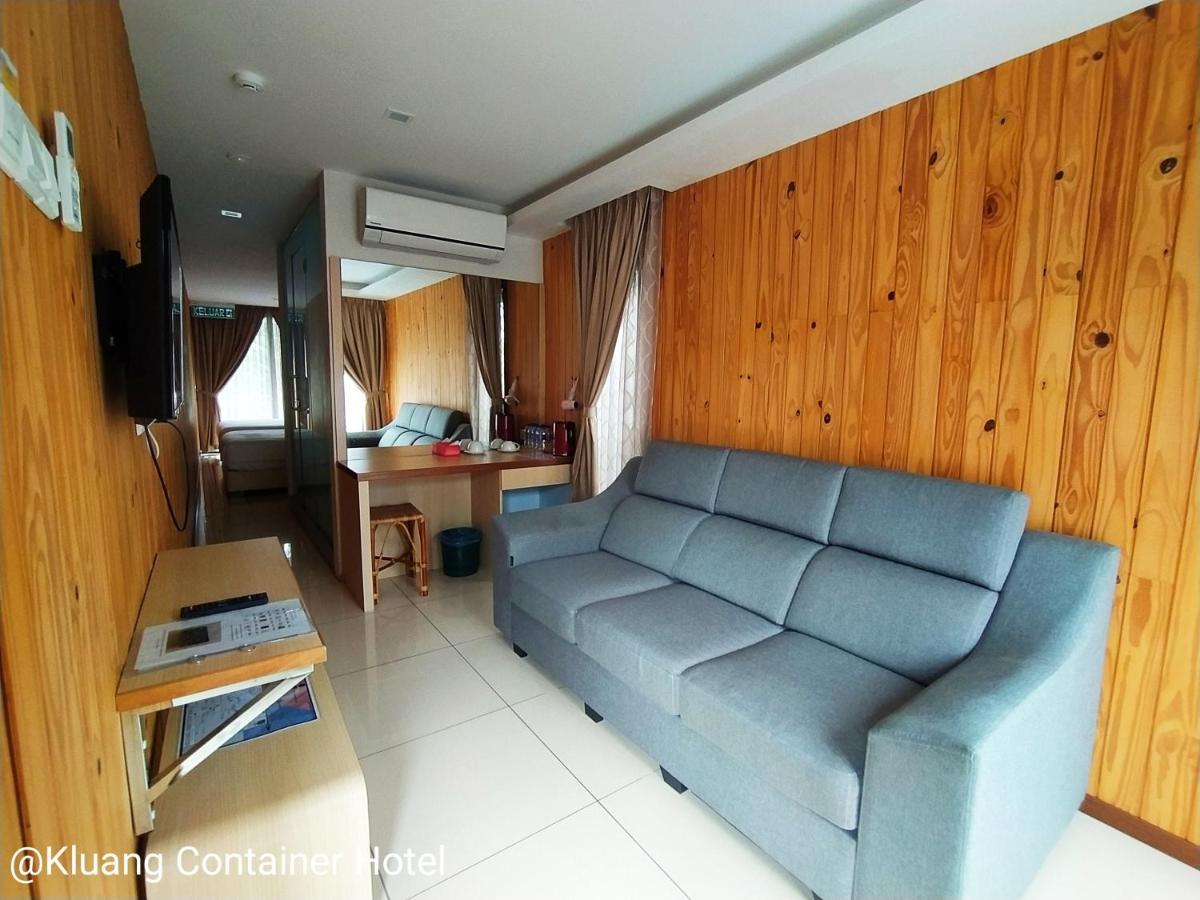 Kluang Container Swimming Pool Hotel Екстер'єр фото