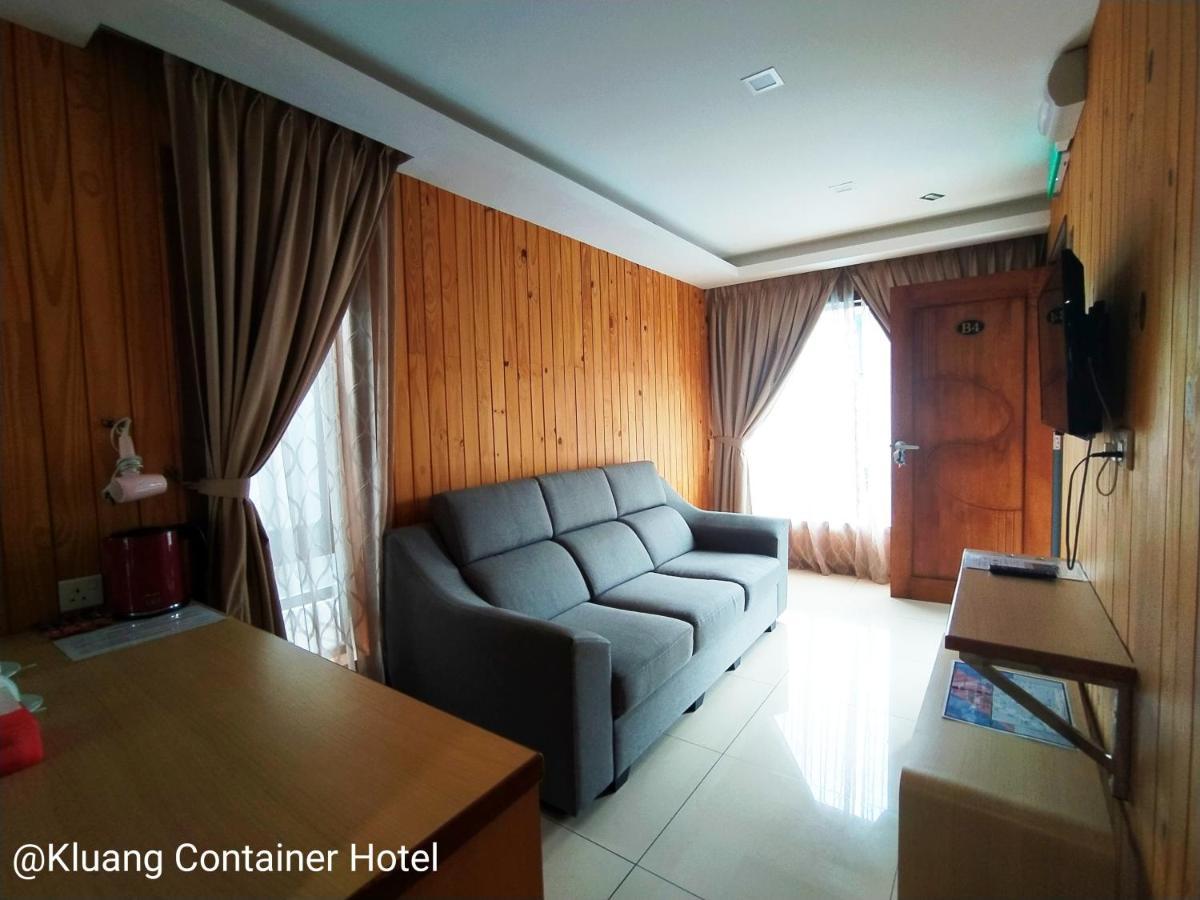 Kluang Container Swimming Pool Hotel Екстер'єр фото