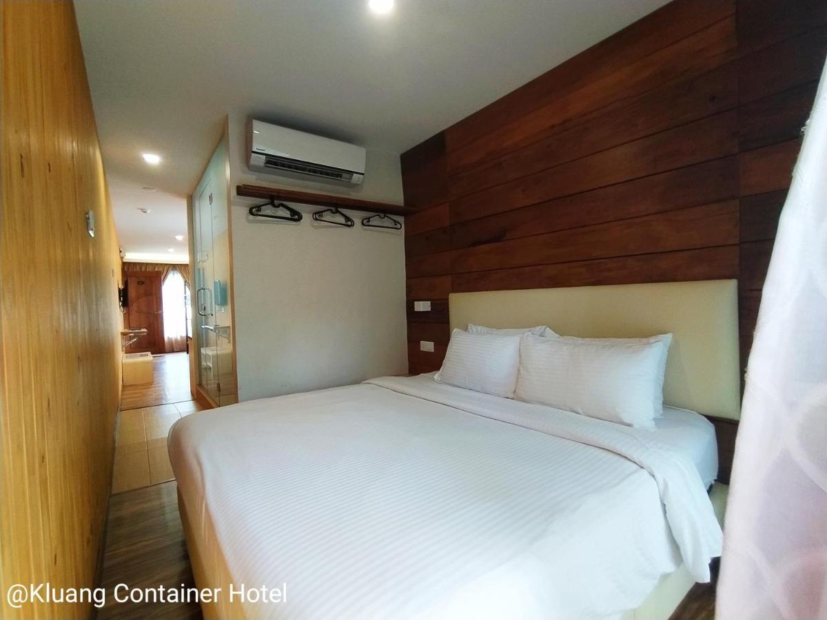 Kluang Container Swimming Pool Hotel Екстер'єр фото