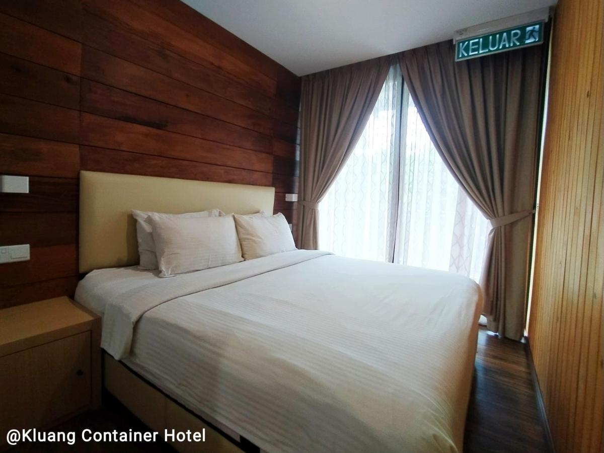 Kluang Container Swimming Pool Hotel Екстер'єр фото