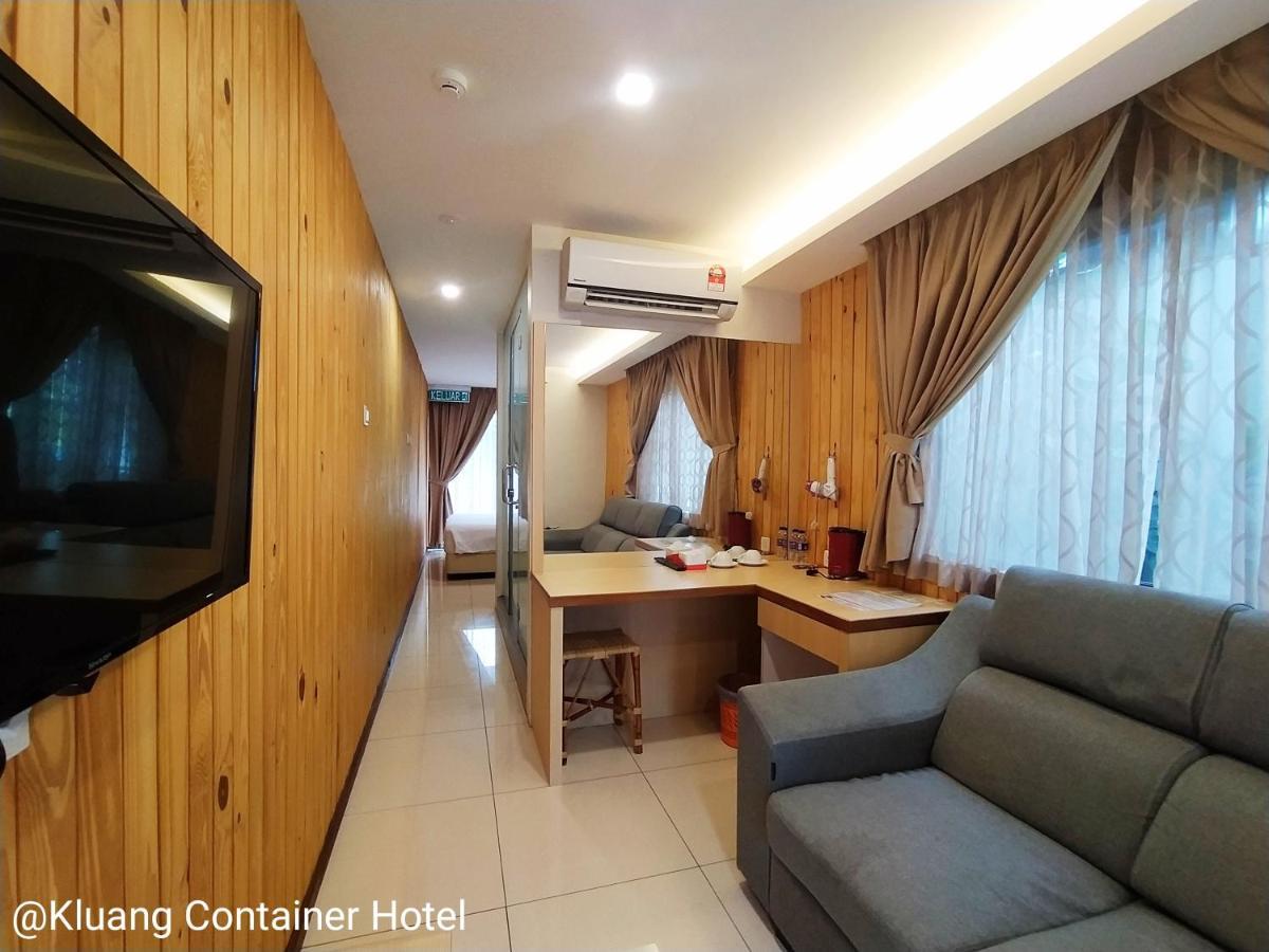 Kluang Container Swimming Pool Hotel Екстер'єр фото