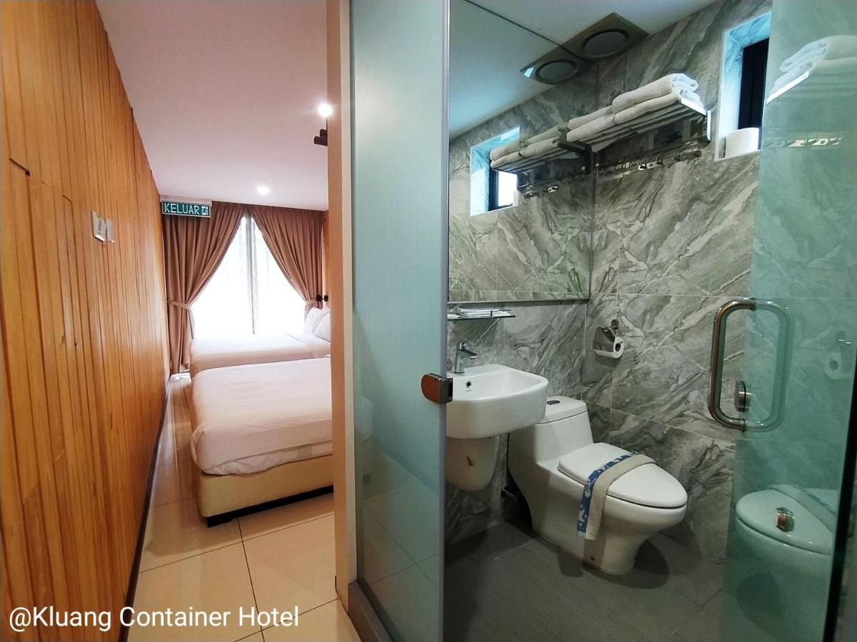 Kluang Container Swimming Pool Hotel Екстер'єр фото